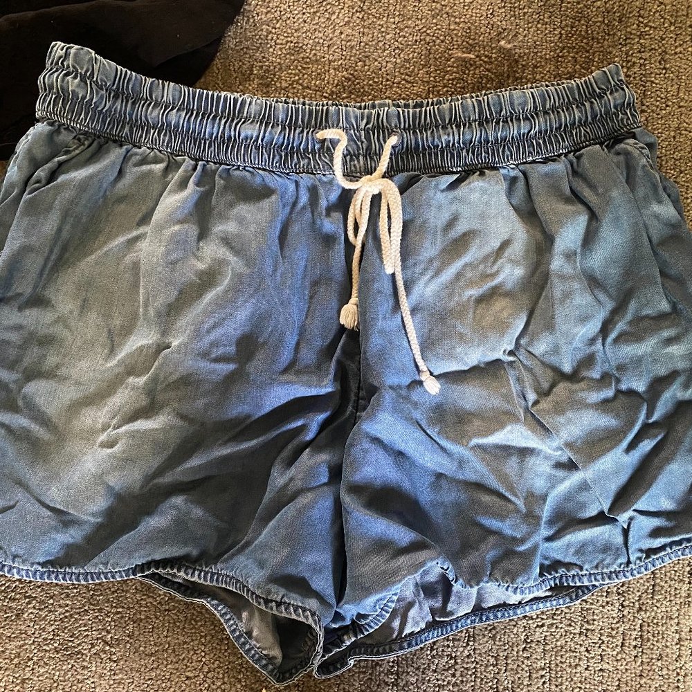 Flowy Shorts - Picture 3 of 6